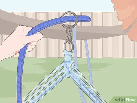 Повесьте кресло-гамак Шаг 3