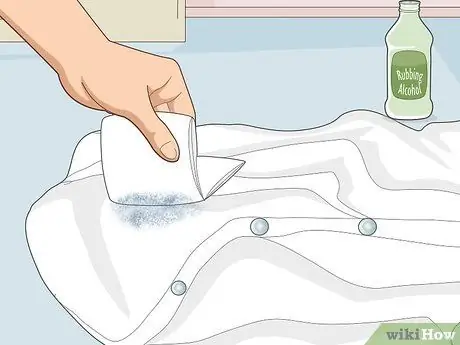 Держите белые куртки в чистоте, шаг 13