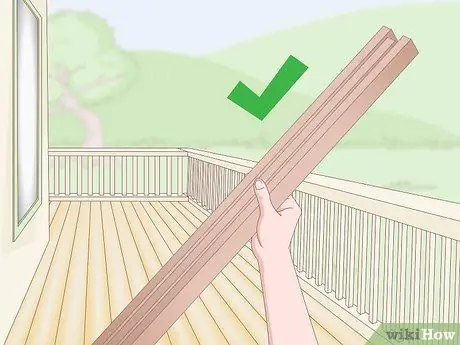 Повесьте уличные гирлянды на палубу, шаг 2