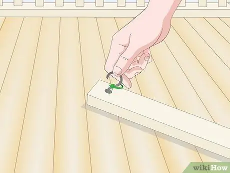 Повесьте уличные гирлянды на палубу Шаг 4