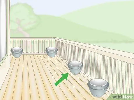 Повесьте уличные гирлянды на палубу Шаг 8