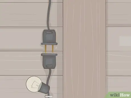 Повесить струнные светильники на крытом патио Шаг 9