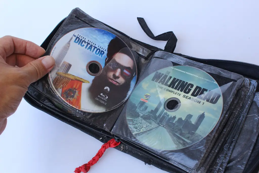 Как хранить DVD в небольшом пространстве: 7 шагов (с изображениями)