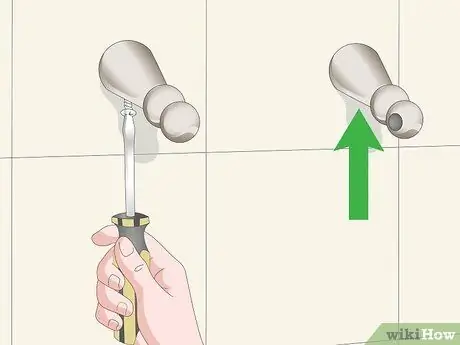 Установите держатель для туалетной бумаги Шаг 9