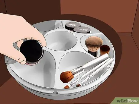 Организуйте шкафы для ванных комнат Шаг 10