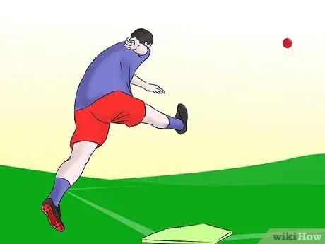 Будьте отличным игроком в кикбол Шаг 3