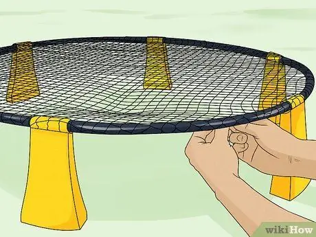 Играть в Spikeball Шаг 4 Играть в Spikeball Шаг 4
