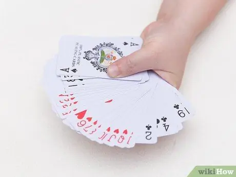 Играть в Big Two, шаг 1 Играть в Big Two, шаг 1
