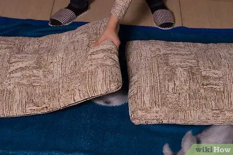 Сделайте кровать из подушек, шаг 2