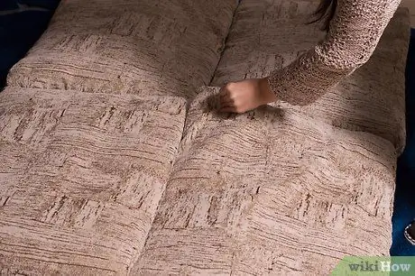 Сделайте кровать из подушек, шаг 7