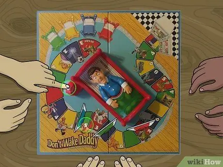 Играть в Don't Wake Daddy (Настольная игра) Шаг 10