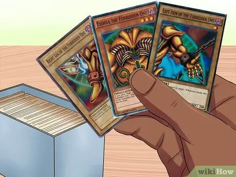 Создайте новичка Yu Gi Oh! Колода Step 7