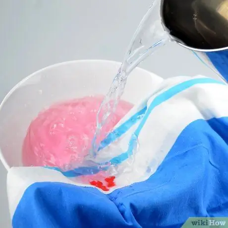 Удаление пятна крови с хлопковой наволочки Шаг 5