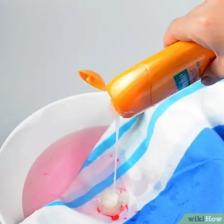 Удаление пятна крови с хлопковой наволочки Шаг 6