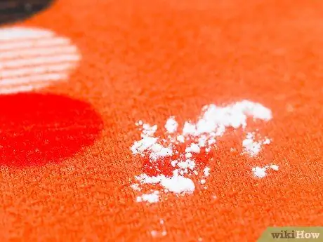 Удаление пятен крови с ковра, шаг 10