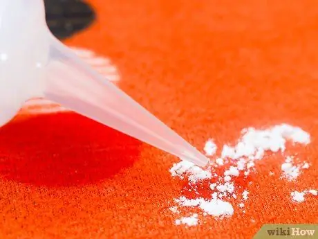 Удаление пятен крови с ковра, шаг 11