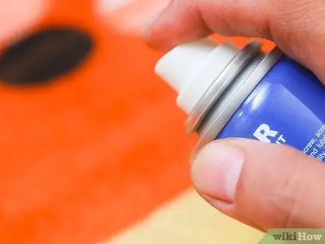 Удаление пятен крови с ковра, шаг 13