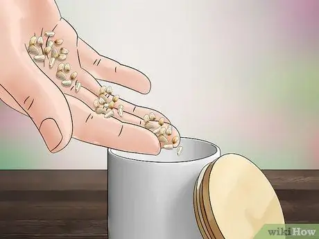 Посадите семена сафлора Шаг 12