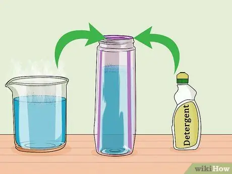 Очистите бутылку с водой Brita, шаг 2