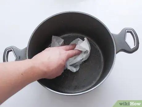 Очистите голландскую духовку Шаг 13