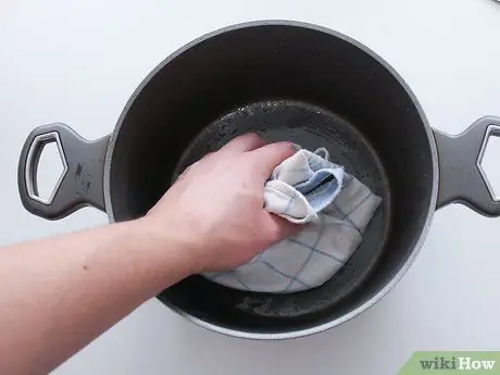 Очистите голландскую духовку Шаг 14