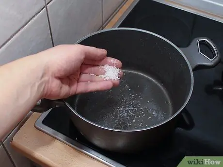 Очистите голландскую духовку Шаг 16