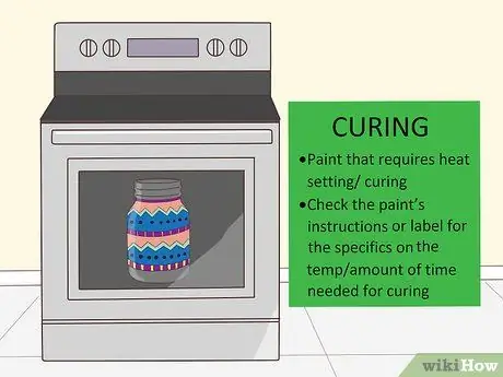 Украшение стеклянных бутылок краской Шаг 14