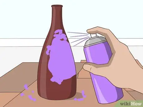 Украшение стеклянных бутылок краской Шаг 4