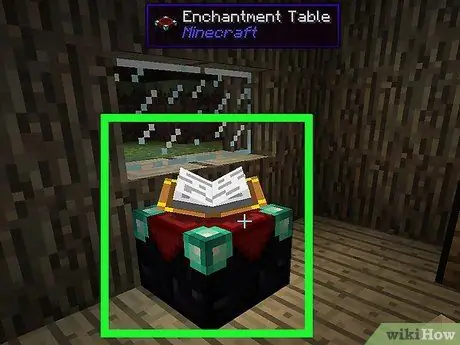 Используйте заколдованные книги в Minecraft Step 8
