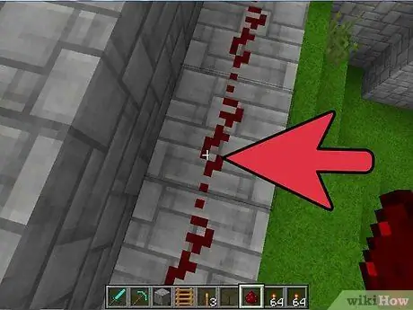 Создание мерцающих факелов из красного камня в Minecraft, шаг 7