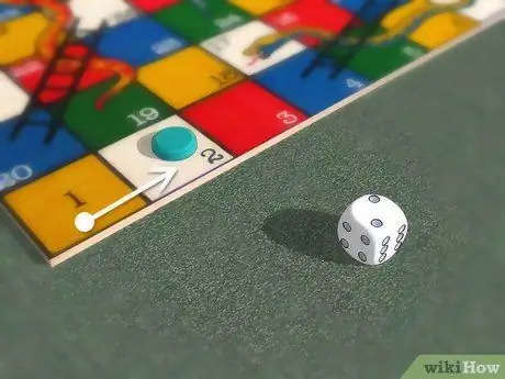 Сыграть в Snakes and Ladders Step 3