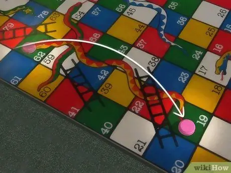 Сыграть в Snakes and Ladders Step 5