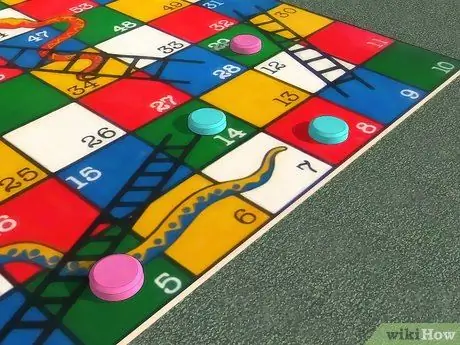 Сыграть в Snakes and Ladders Step 9