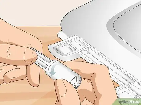 Отрегулируйте мягкое закрытие петель сиденья унитаза Шаг 12