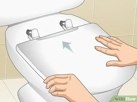 Отрегулируйте мягкое закрытие петель сиденья унитаза Шаг 14