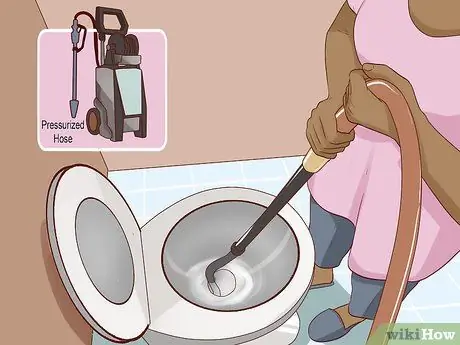 Очистите туалет дома на колесах Шаг 3