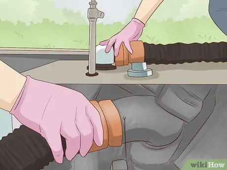 Очистите туалет дома на колесах Шаг 6