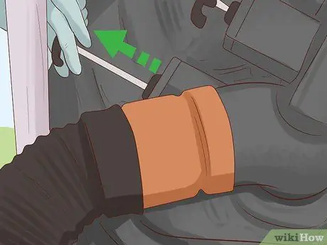 Очистите туалет дома на колесах Шаг 7