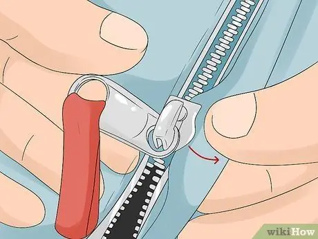 Ремонт бегунка молнии Шаг 1