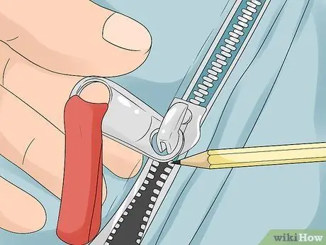 Ремонт бегунка молнии Шаг 2