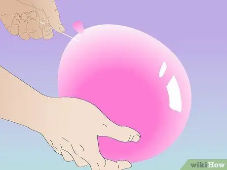 Втянуть воздушный шарик с гелием, шаг 2