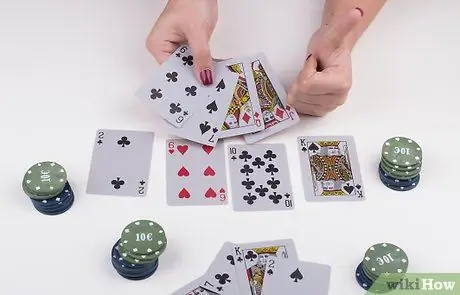 Играть в Cincinnati Poker Шаг 7
