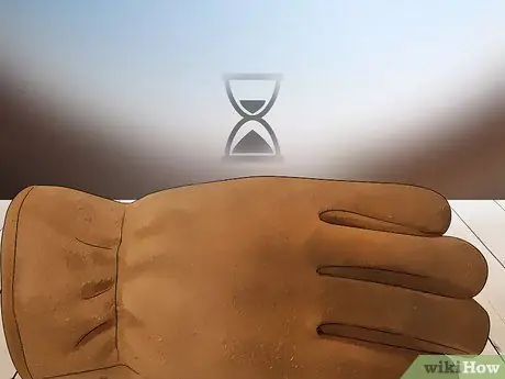 Чистые замшевые перчатки Шаг 10
