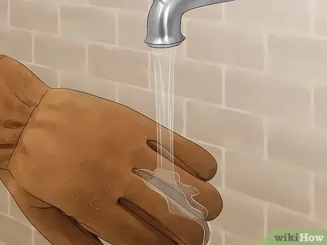 Чистые замшевые перчатки Шаг 4