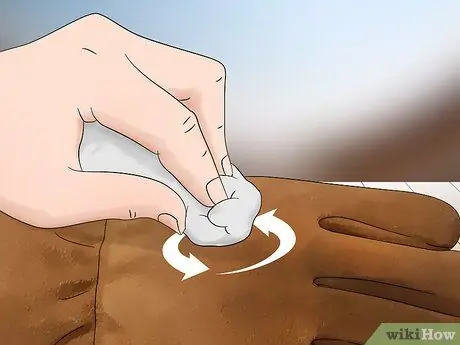 Чистые замшевые перчатки Шаг 9