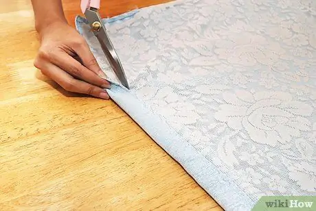 Укоротить и подрезать шторы, шаг 2