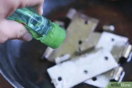 Удаление корки краски с дверной и оконной фурнитуры Шаг 6