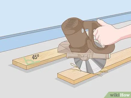 Заменить гнилое дерево вокруг окна Шаг 12