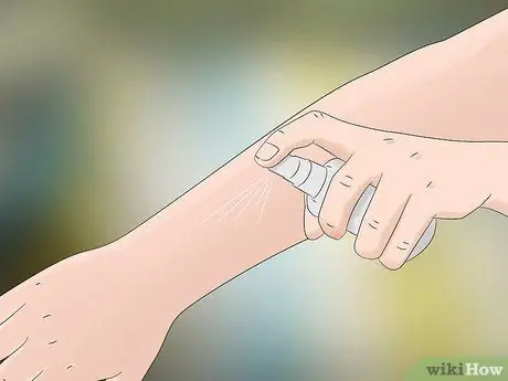 Используйте касторовое масло как средство от насекомых Шаг 5