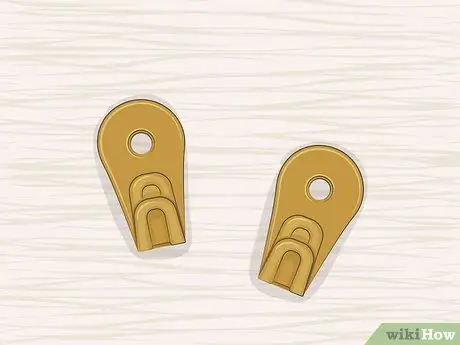 Повесьте косметическое зеркало Шаг 1